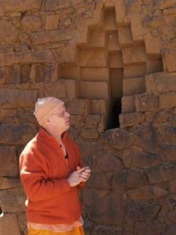 El cantante y contante monje del Kriya Yoga
